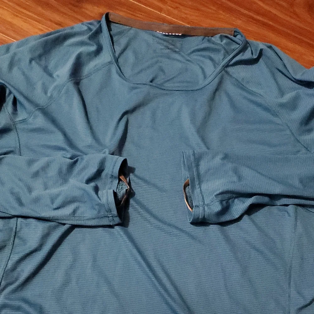 Patagonia Teal Blue Grid Capilene Base Layer - Picture 6 of 7
